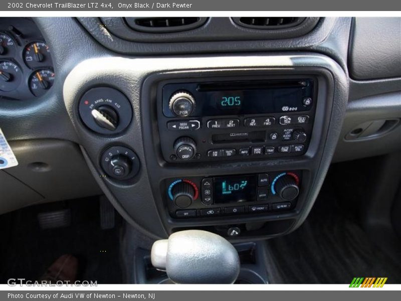Onyx Black / Dark Pewter 2002 Chevrolet TrailBlazer LTZ 4x4