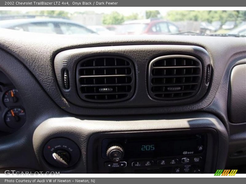 Onyx Black / Dark Pewter 2002 Chevrolet TrailBlazer LTZ 4x4