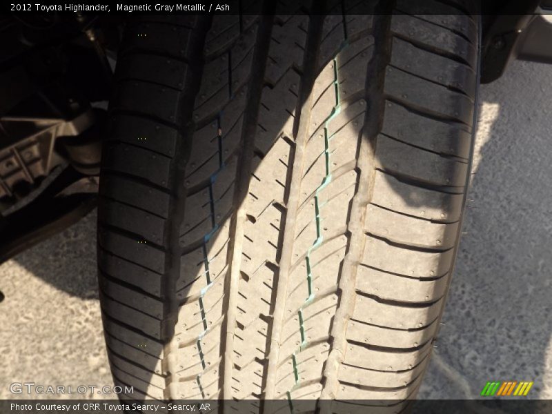 Magnetic Gray Metallic / Ash 2012 Toyota Highlander