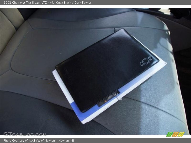 Onyx Black / Dark Pewter 2002 Chevrolet TrailBlazer LTZ 4x4
