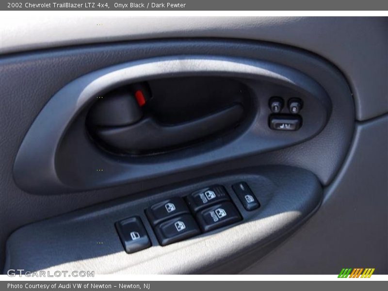 Onyx Black / Dark Pewter 2002 Chevrolet TrailBlazer LTZ 4x4
