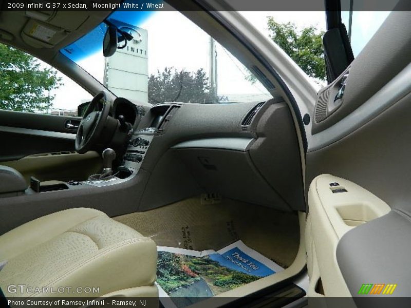 Moonlight White / Wheat 2009 Infiniti G 37 x Sedan