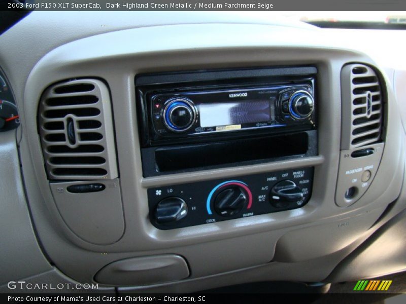 Dark Highland Green Metallic / Medium Parchment Beige 2003 Ford F150 XLT SuperCab
