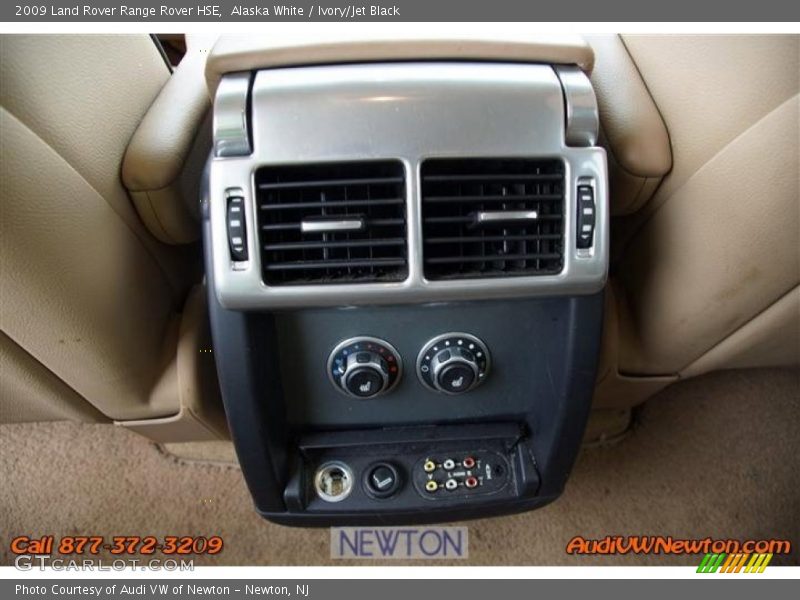 Alaska White / Ivory/Jet Black 2009 Land Rover Range Rover HSE