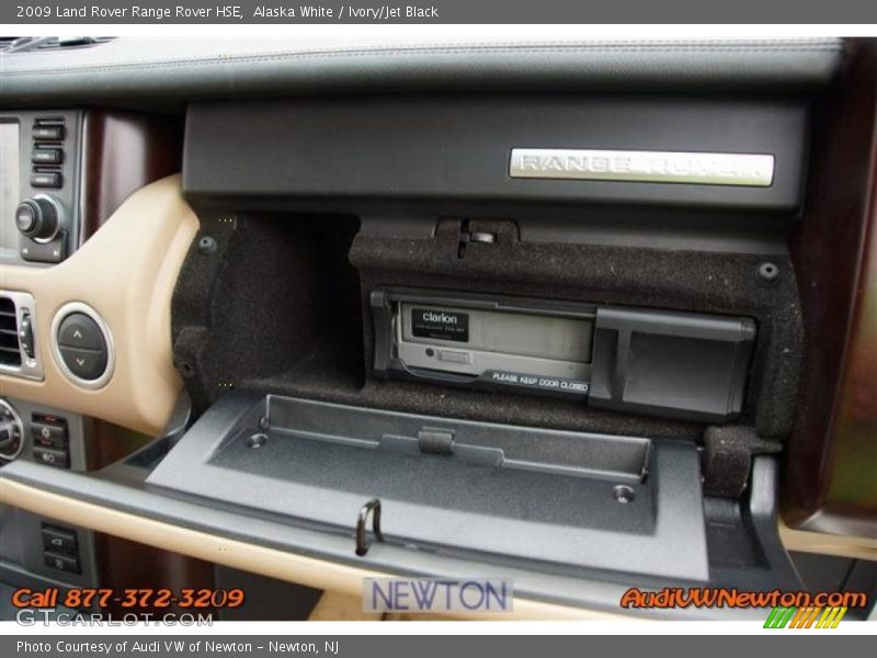Alaska White / Ivory/Jet Black 2009 Land Rover Range Rover HSE