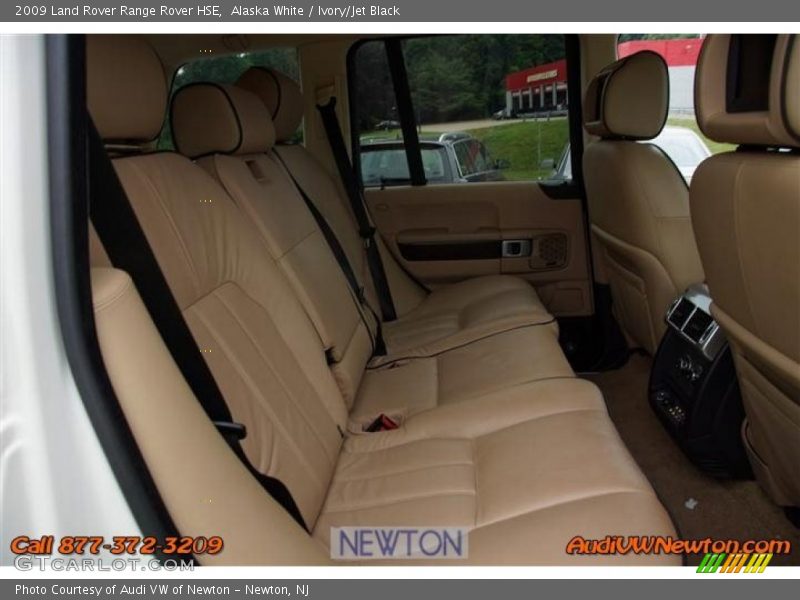 Alaska White / Ivory/Jet Black 2009 Land Rover Range Rover HSE