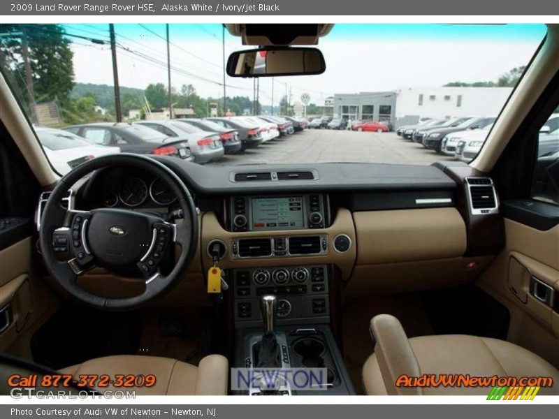 Alaska White / Ivory/Jet Black 2009 Land Rover Range Rover HSE