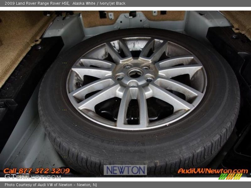 Alaska White / Ivory/Jet Black 2009 Land Rover Range Rover HSE