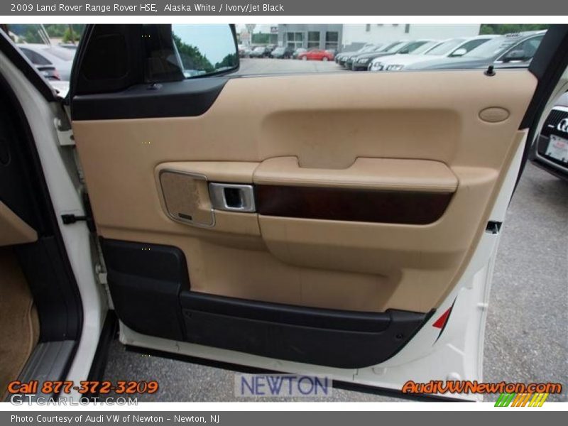 Alaska White / Ivory/Jet Black 2009 Land Rover Range Rover HSE
