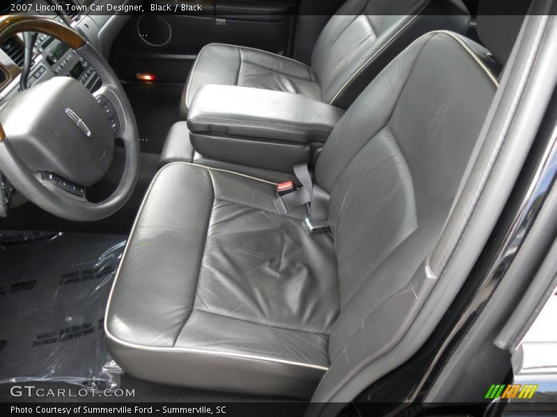  2007 Town Car Designer Black Interior