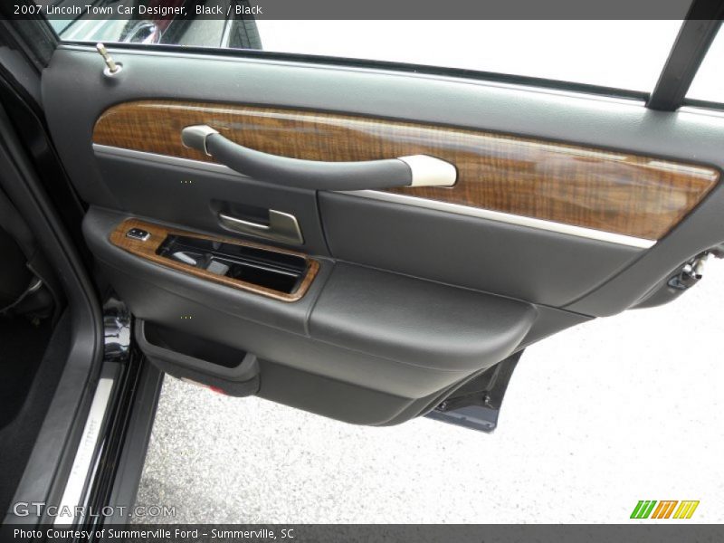 Door Panel of 2007 Town Car Designer
