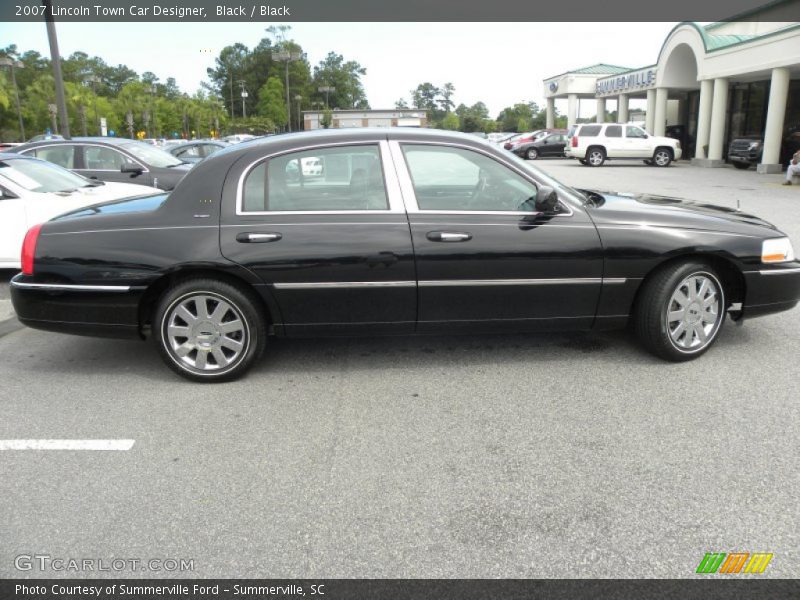 Black / Black 2007 Lincoln Town Car Designer