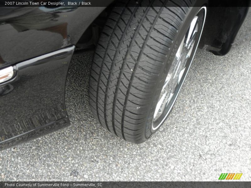 Black / Black 2007 Lincoln Town Car Designer