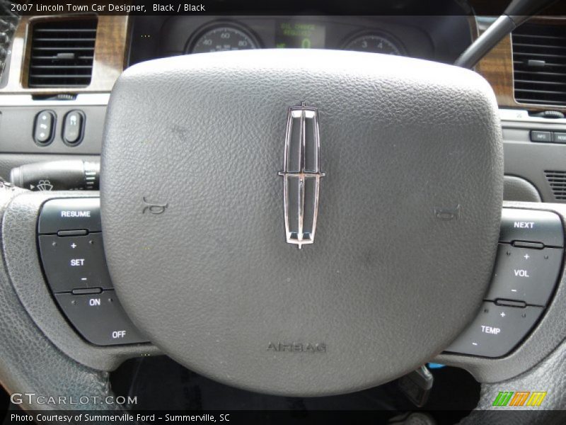 Black / Black 2007 Lincoln Town Car Designer