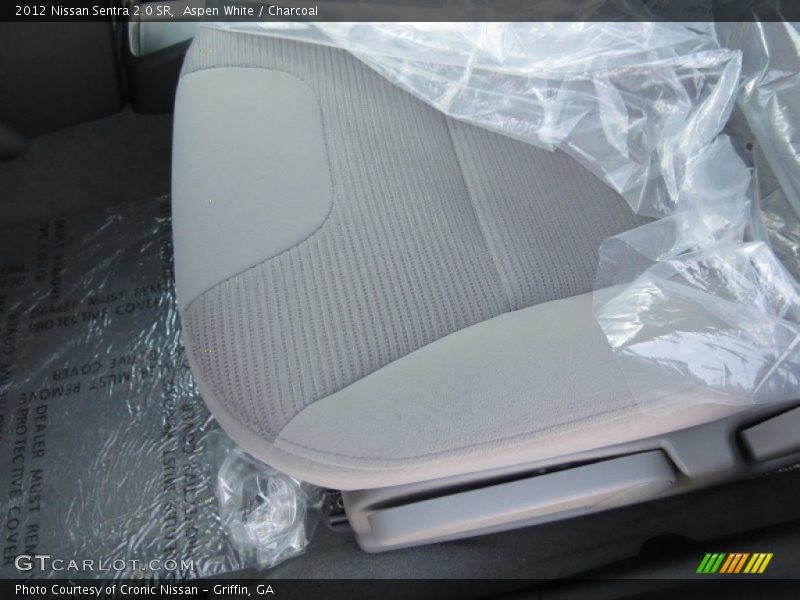 Aspen White / Charcoal 2012 Nissan Sentra 2.0 SR