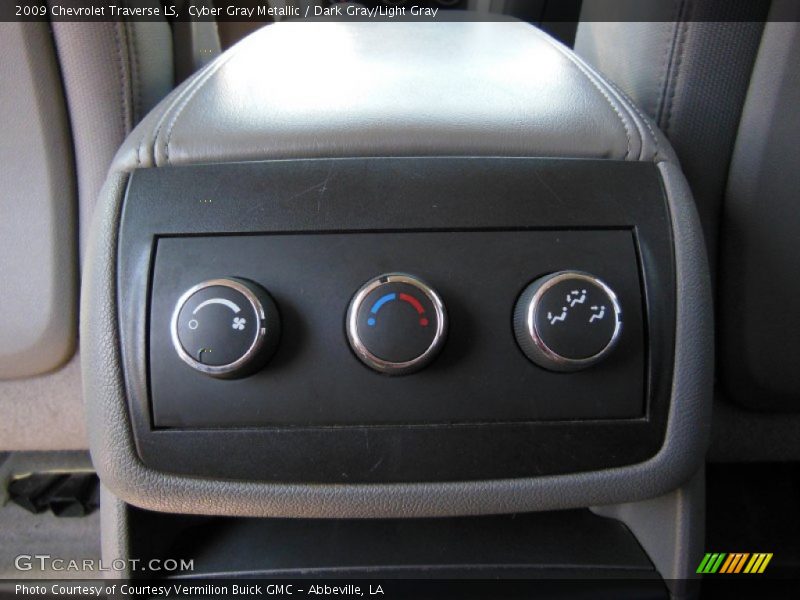 Cyber Gray Metallic / Dark Gray/Light Gray 2009 Chevrolet Traverse LS