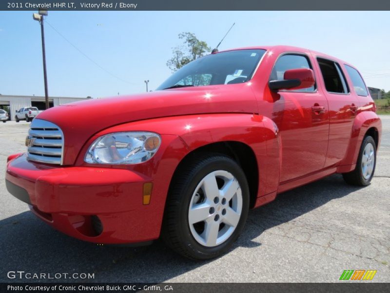 Front 3/4 View of 2011 HHR LT