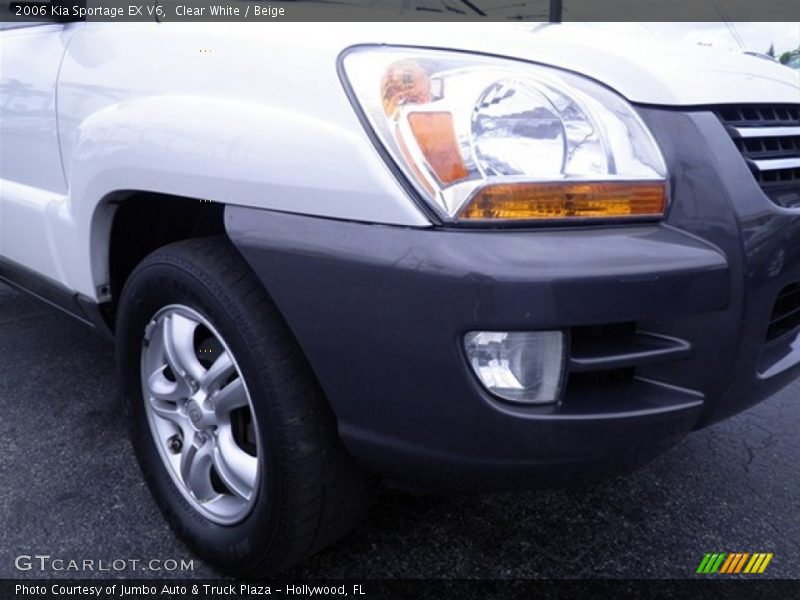 Clear White / Beige 2006 Kia Sportage EX V6