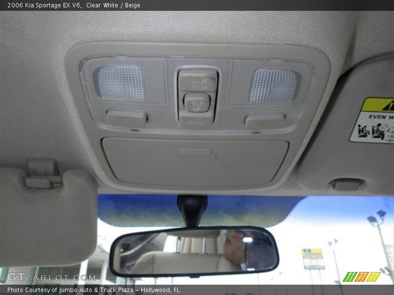 Clear White / Beige 2006 Kia Sportage EX V6