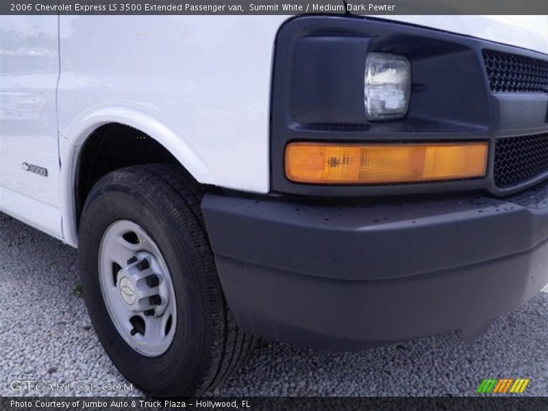 Summit White / Medium Dark Pewter 2006 Chevrolet Express LS 3500 Extended Passenger van