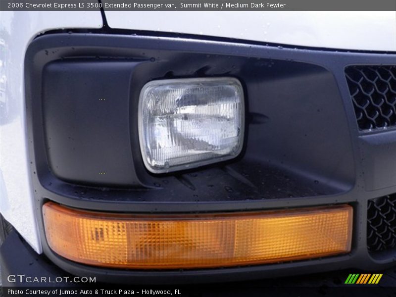 Summit White / Medium Dark Pewter 2006 Chevrolet Express LS 3500 Extended Passenger van