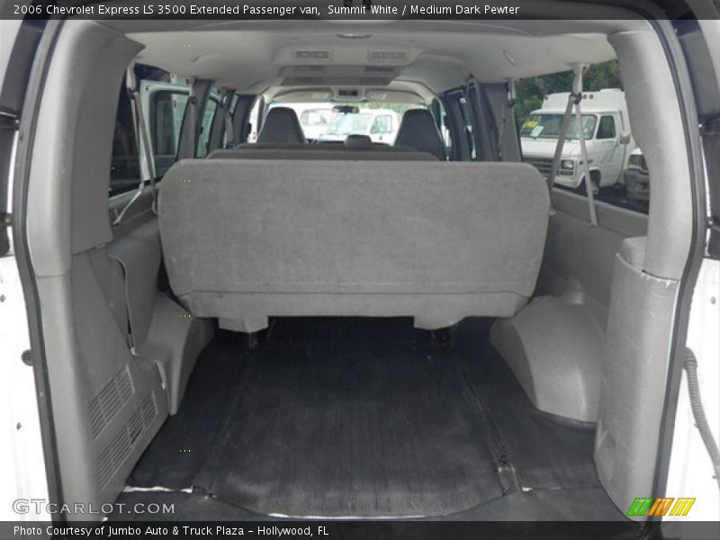  2006 Express LS 3500 Extended Passenger van Trunk