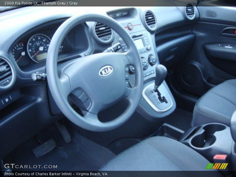 Dashboard of 2009 Rondo LX