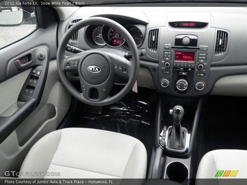 Snow White Pearl / Black 2012 Kia Forte EX