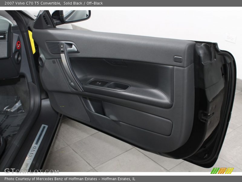 Solid Black / Off-Black 2007 Volvo C70 T5 Convertible