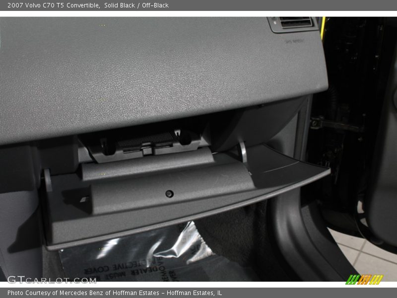 Solid Black / Off-Black 2007 Volvo C70 T5 Convertible
