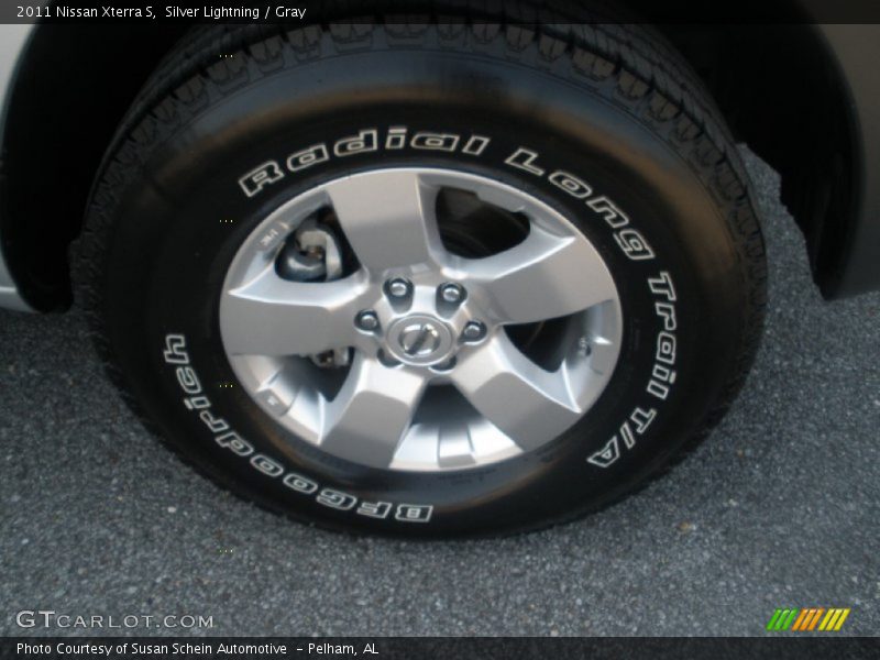 Silver Lightning / Gray 2011 Nissan Xterra S