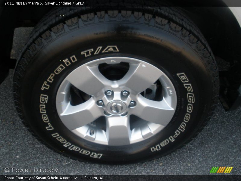 Silver Lightning / Gray 2011 Nissan Xterra S