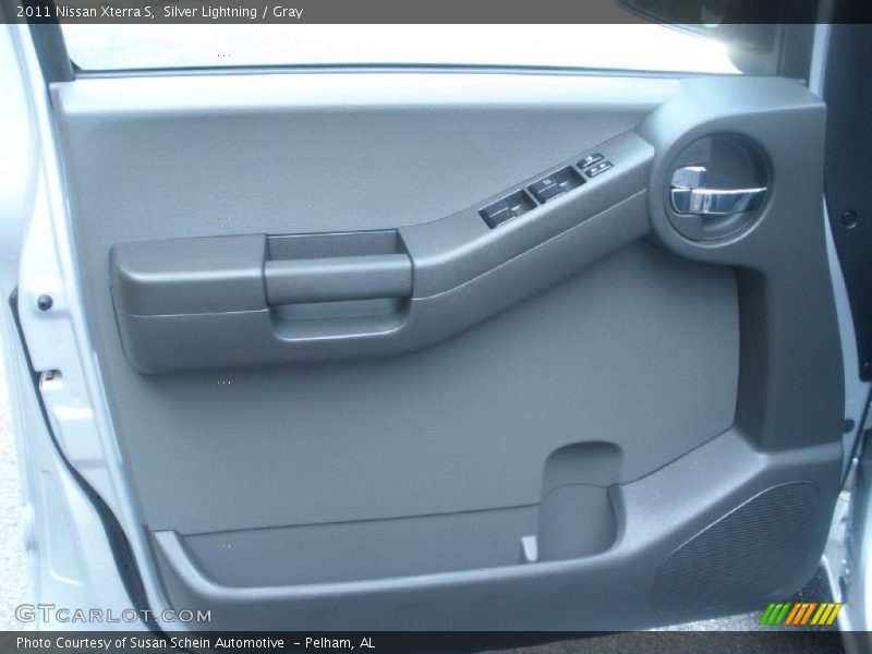 Silver Lightning / Gray 2011 Nissan Xterra S