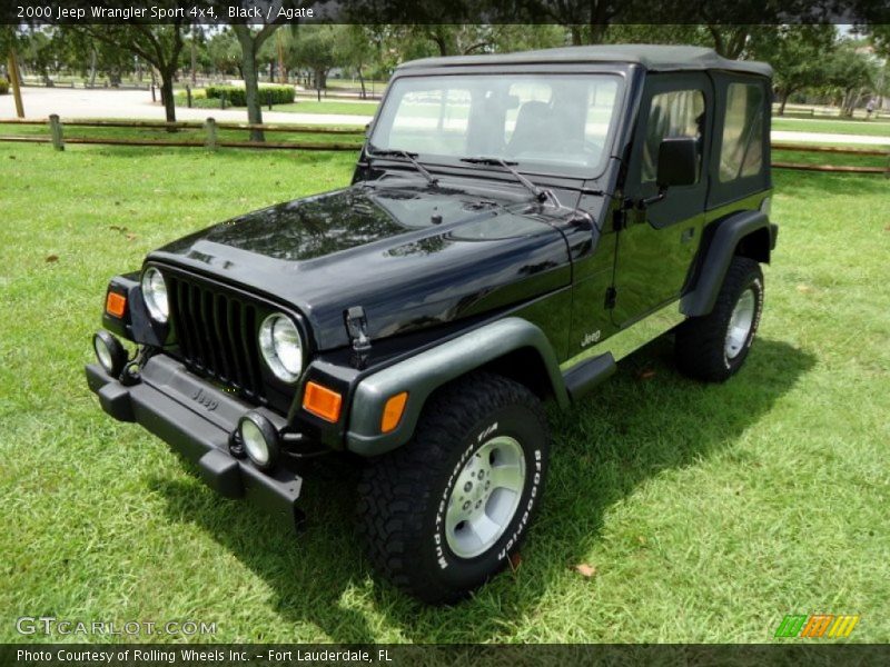 Front 3/4 View of 2000 Wrangler Sport 4x4