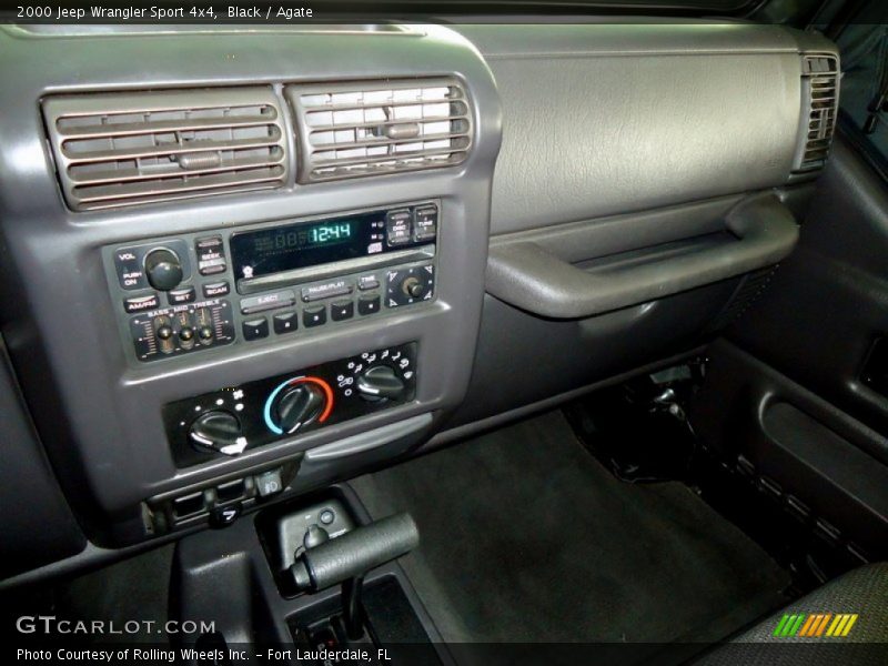 Controls of 2000 Wrangler Sport 4x4