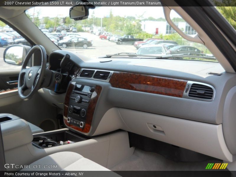 Graystone Metallic / Light Titanium/Dark Titanium 2007 Chevrolet Suburban 1500 LT 4x4