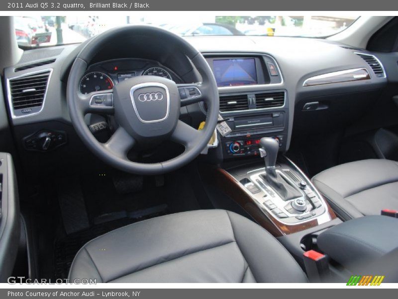 Brilliant Black / Black 2011 Audi Q5 3.2 quattro