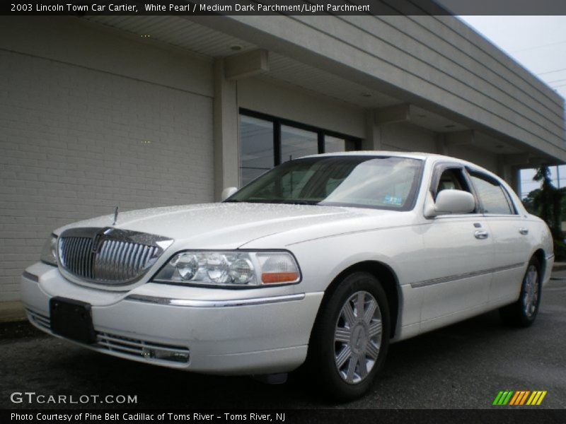 Front 3/4 View of 2003 Town Car Cartier