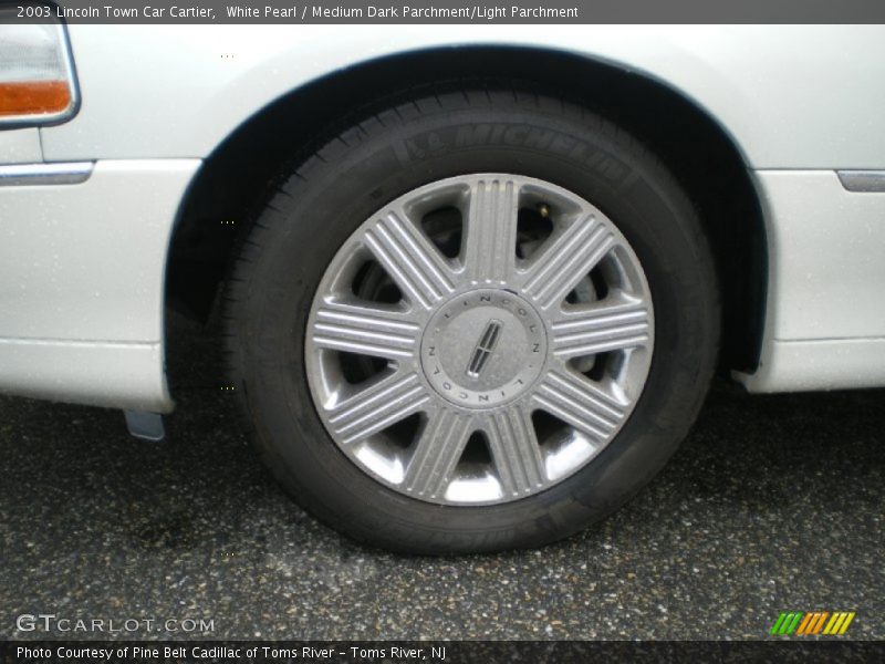 White Pearl / Medium Dark Parchment/Light Parchment 2003 Lincoln Town Car Cartier