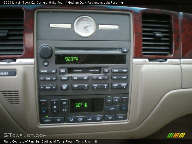 White Pearl / Medium Dark Parchment/Light Parchment 2003 Lincoln Town Car Cartier