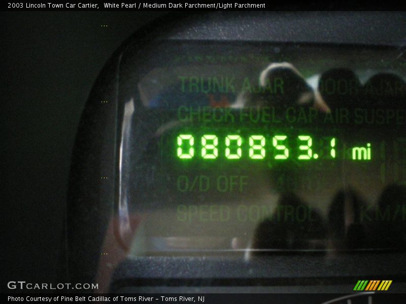 White Pearl / Medium Dark Parchment/Light Parchment 2003 Lincoln Town Car Cartier