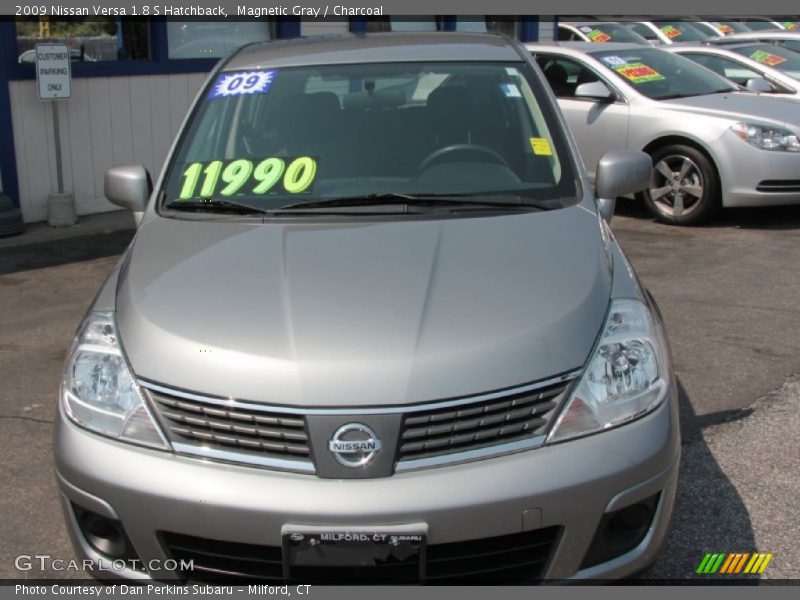 Magnetic Gray / Charcoal 2009 Nissan Versa 1.8 S Hatchback
