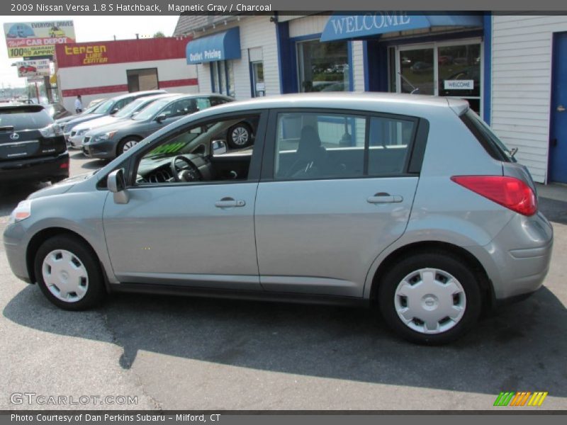 Magnetic Gray / Charcoal 2009 Nissan Versa 1.8 S Hatchback