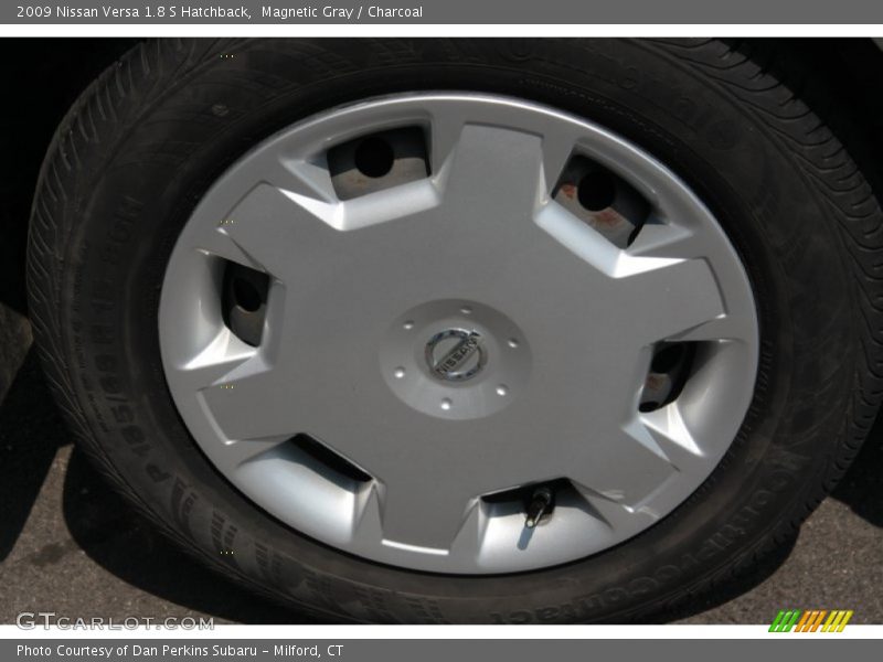Magnetic Gray / Charcoal 2009 Nissan Versa 1.8 S Hatchback