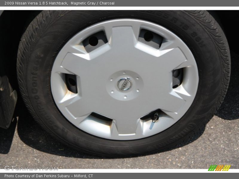 Magnetic Gray / Charcoal 2009 Nissan Versa 1.8 S Hatchback