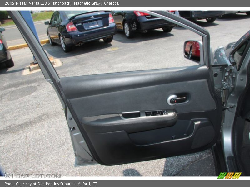 Magnetic Gray / Charcoal 2009 Nissan Versa 1.8 S Hatchback