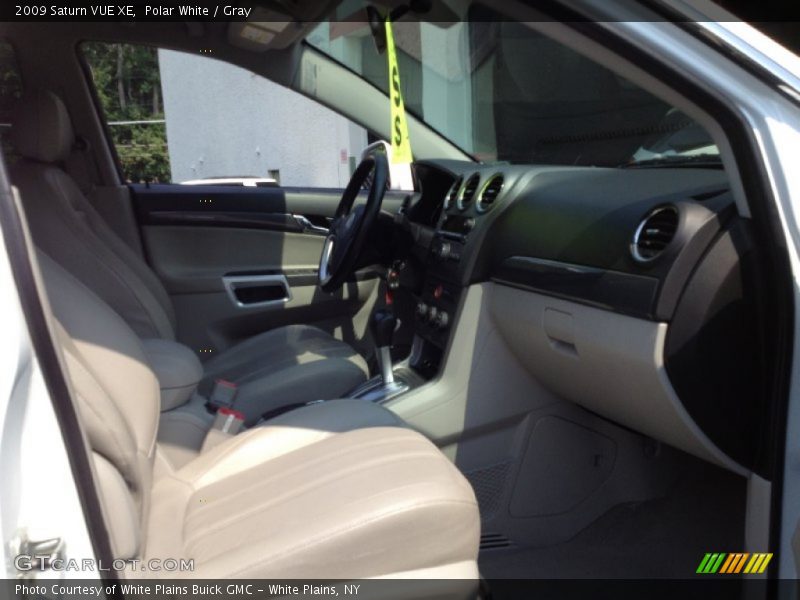Polar White / Gray 2009 Saturn VUE XE