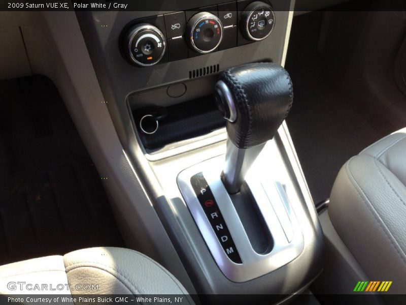 Polar White / Gray 2009 Saturn VUE XE