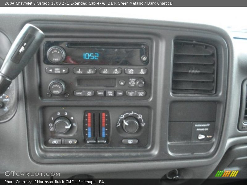 Dark Green Metallic / Dark Charcoal 2004 Chevrolet Silverado 1500 Z71 Extended Cab 4x4