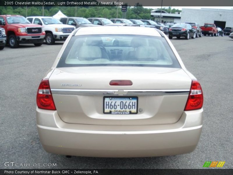 Light Driftwood Metallic / Neutral Beige 2005 Chevrolet Malibu Sedan